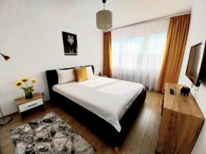 Panoramic City View Apartment